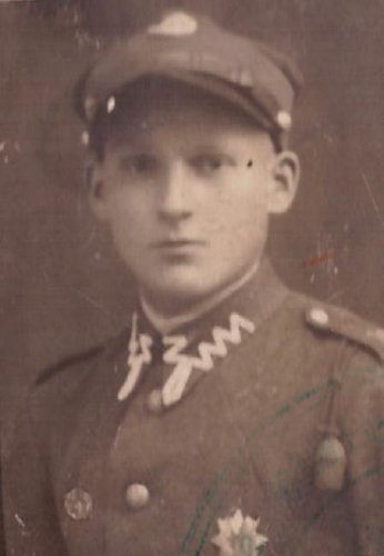 989103130_19ululann.thumb.JPG.6ac5f0fcb003b8f3f57d46342580d973